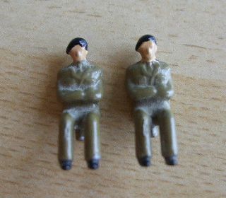 Vintage Military Diecast DINKY TOYS Army Personnel No.603   Seated