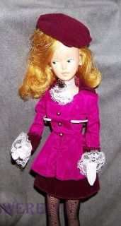 Vintage Tressy Make Up Doll in Modern Fashion Grow Hair Side Glance 