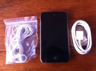 iPod touch 4th Generation Black 32 GB with USB, headphones bundle
