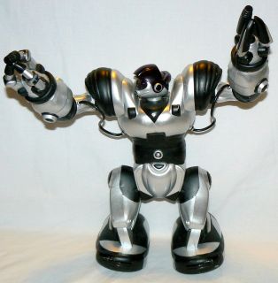 WOWWEE GREY ROBOSAPIEN ROBOT FOR PARTS   MISSING REMOTE