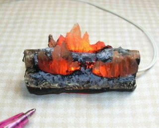 Miniature Logs with Flames for Fireplace #1 for DOLLHOUSE 12volt 1/12 