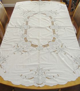 Vtg Madeira Lace Oval 83 x 68 Cutwork Lily Flower Strawberry Linen 