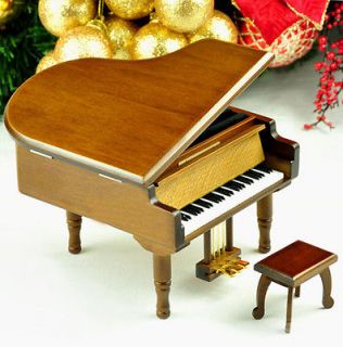PlayWE WISH YOU A MERRY CHRISTMAS Piano Music Box from Sankyo 