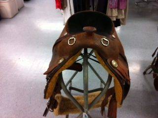 Western Saddle 15 Seat 8 Gullet with fleece cinch