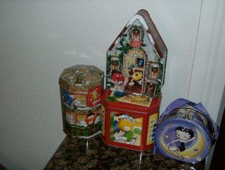 Pack M & M Christmas Candy Tins  #0067004