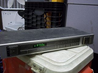 PIONEER TX 950 AM FM DIGITAL SYNTHESIZED TUNER NEEDS TLC POWERS ON 