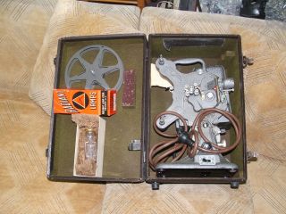Collectible Vintage Cast Iron 16mm Movie Projector w/bulb Model A 82 