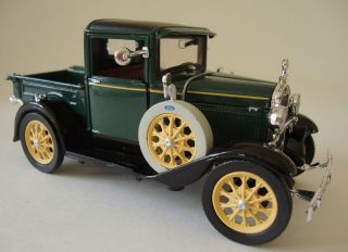 FORD MODEL A 1931, NATIONAL MOTOR MUSEUM MINT DIE CAST COLLECTIBLE 