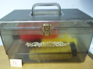 CRAFT SEWING PLASTIC CHEST W TRAY HOLD ALL CASE 4 SKEINS YARN CROCHET 
