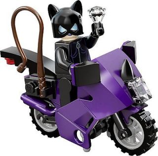 Lego BATMAN Catwoman Dual Face w/ Catcycle, Whip, Mask & Diamond 6858 