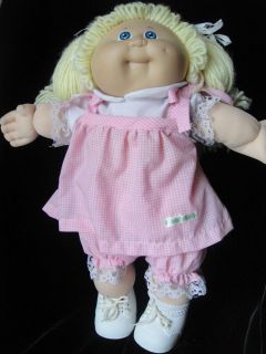   PATCH BABY GIRL BLUE EYE YELLOW HAIR DIMPLE ON DOLL 1982 MOLD #3 GIFT