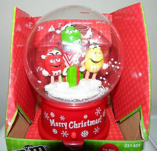 CHRISTMAS M&M CANDY ANIMATED MUSICAL MINI SNOWGLOBE 2012 GEMMY  NEW IN 