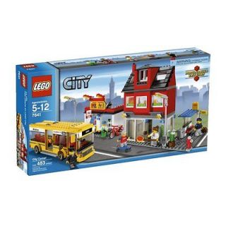 NEW   Lego 7641 CITY CORNER   483 Pieces   BUS Bike Shop PIZZA PARLOR 