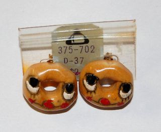 VINTAGE BUDDY BAGEL PIERCED EARRINGS 1974 NEW ON CARD