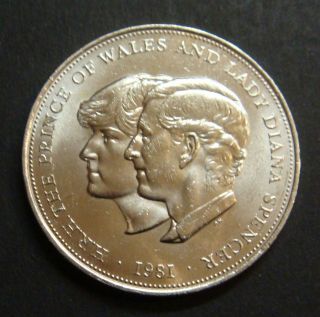 GB Q. ELIZABETH II   RARE 1981 PRINCE CHARLES & DIANA CROWN COIN