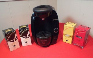   Tassimo TAS4011GB Single Cup Hot Beverage Maker w/Tea & Latte T Discs