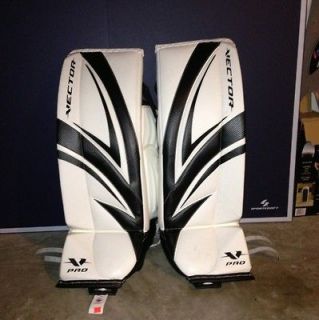 Newly listed CCM VECTOR PRO goalie Pads Size 36+1 Brand New