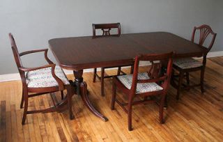 Vintage Wood Duncan Phyfe Style Victorian Dining Room Set w/Leaf & 4 