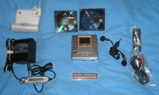 Kenwood DMC M7R MiniDisc Player & Recorder With Charger WORKS GREAT