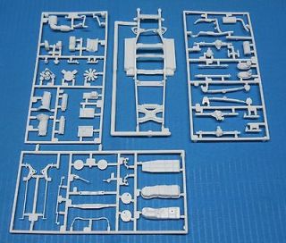   FORD F 150 4 x 4 Chassis/Motor ​Parts Lot 1/25  Model Car Swap Meet