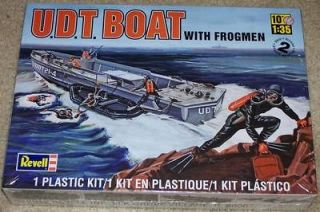 Revell X Monogram U.D.T. Boat with Frogmen model kit 1/35