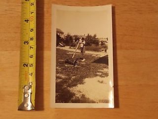 OLD PHOTO VINTAGE RARE ANTIQUE YOUNG BOY CUTTING GRASS PUSH MOWER