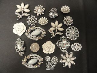 18 WHITE/ CRYSTALS BRIDAL BROOCHES PINS WEDDING BOUQUET WHOLESALE LOT 