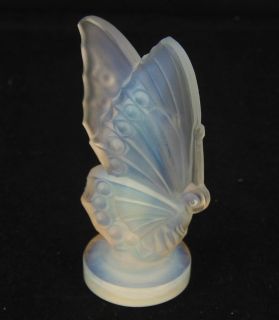 Sabino Opalescent Crystal ~ Small Closed Wing Butterfly ~ B47 