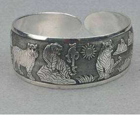 Tibetan Tribal Tibet Silver Carved Tiger Sun Totem Lucky Cuff Bracelet 
