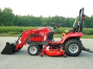 NEW 22 HP PACKAGE Massey Ferguson GC2400 4WD TRACTOR & LOADER & 60 