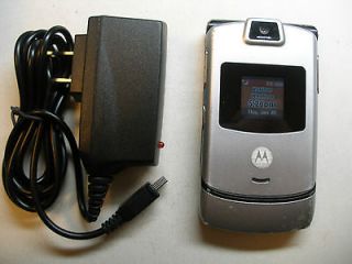 Good used Motorola V3m RAZR bundle with AC charger VERIZON 7/10