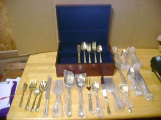 Hampton Silversmiths Stainless 24K Gold Plated Flatware 84 Pieces