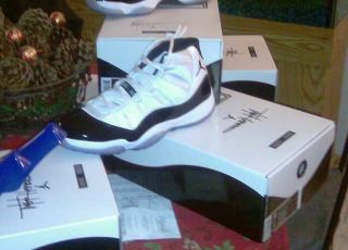 Jordan Concord 11s size 12 DS signed by tinker Hatfield Pictures for 