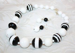   Retro White Black Necklace earrings plastic beads 70s 80s 60s women