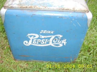 PEPSICOLA DOUBLE DOT BLUE PICNIC COOLER WITH TRAY