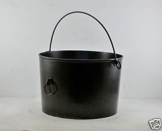   No 9 Erie Pre Griswold flat bottom Kettle ~~ Good Condtion