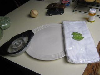 PAMPERED CHEF LOT OF 3 STONEWARE PLATTER, BAMBOO KITCHEN TOWEL 