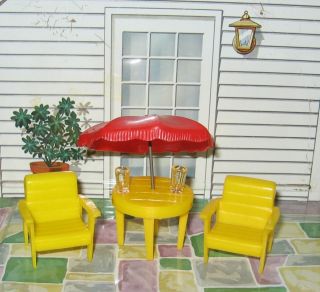   MARX/SUPERIOR DOLLHOUSE FURNITURE/PATI​O CHAIRS AND TABLE 1/2 SCALE