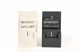 perpetual calendar wood in Collectibles