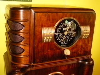 antique Zenith radio in Tube Radios