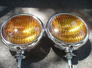 NEW PAIR OF SMALL AMBER VINTAGE STYLE FOG LIGHTS IN IN 12 VOLTS 