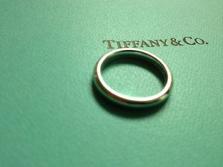 TIFFANY & CO. 925 BAND RING in sterling silver with TIFFANY BLUE 