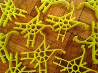   PIECES 50 NEON YELLOW RIPPIN ROCKET ROLLER COASTER TRACK CONNECTORS