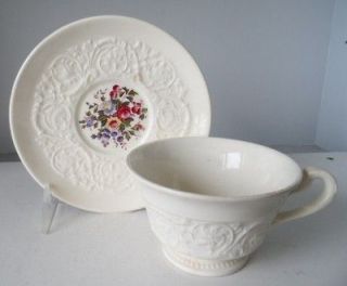 WEDGWOOD CREAM FLORAL PATRICIAN SWANSEA CUPS & SAUCERS