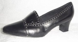 VTG 60s BLACK CHUNKY HEEL PUMPS BUTTON & PUNCH ACCENT ROCKABILLY SHOES 