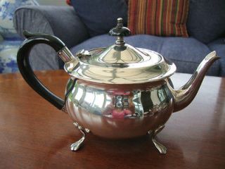   SILVER PLATED EPNS YEOMAN PLATE TEA POT WITH HINGED LID ON FOUR FEET