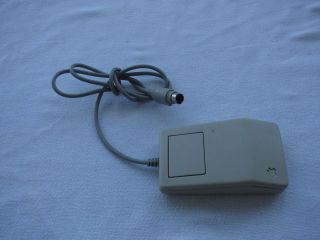 VINTAGE APPLE COMPUTER MOUSE A9M0331    CONTINENTAL USA 