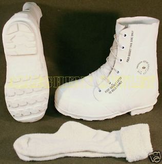   White Extreme Cold Weather   ACTON MICKEY MOUSE BUNNY BOOTS 10W