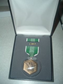 GENUINE US MILITARY MEDAL & RIBBON SET & TIE CLASP NEW IN CASE ARMY 