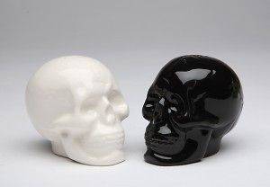 black salt and pepper shakers in Collectibles
